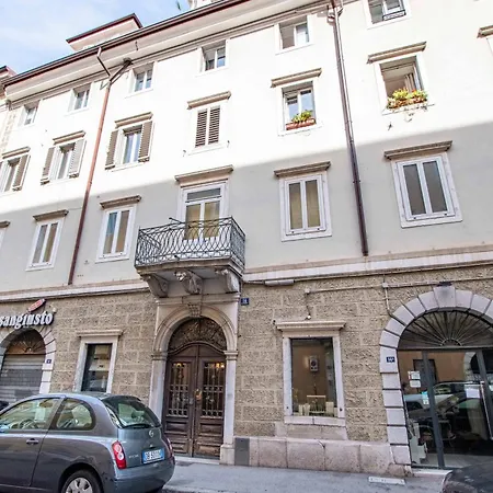 White Tower Апартаменти