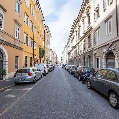 White Tower Трієст