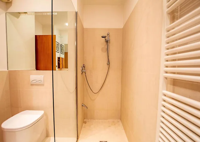 Daire White Tower Trieste